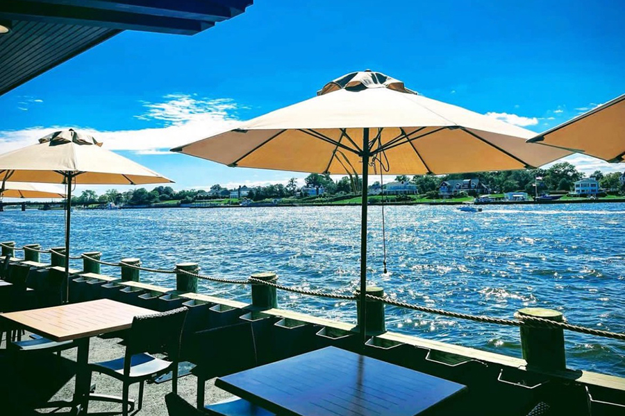 McLoone's Rum Runner Dock Dining Photo Gallery